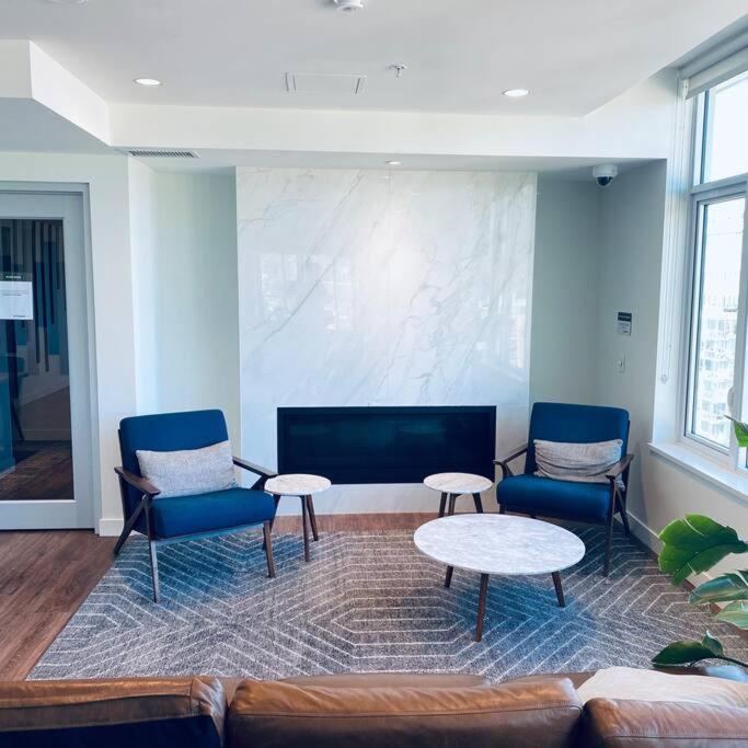 360º Rooftop Patio Views. Your-Home-Away-From-Home Норт-Ванкувер Екстер'єр фото